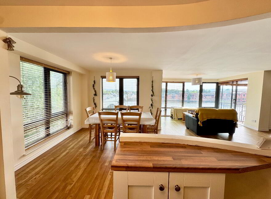 38 St Georges Harbour, Belfast, BT1 3SG