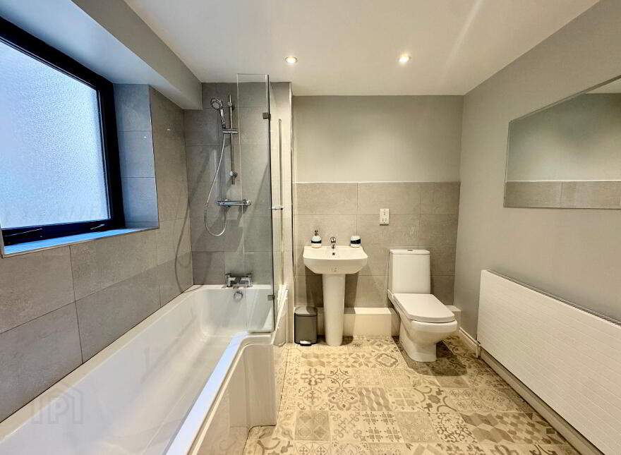 38 St Georges Harbour, Belfast, BT1 3SG