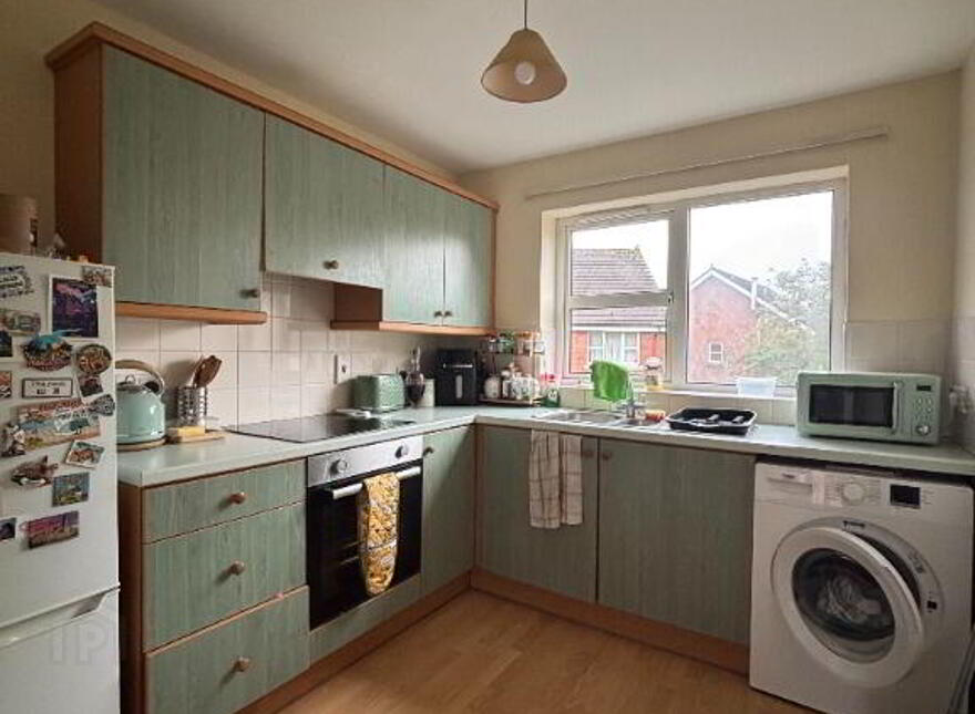 18 Ardenlee Crescent, Belfast, BT6 8QT