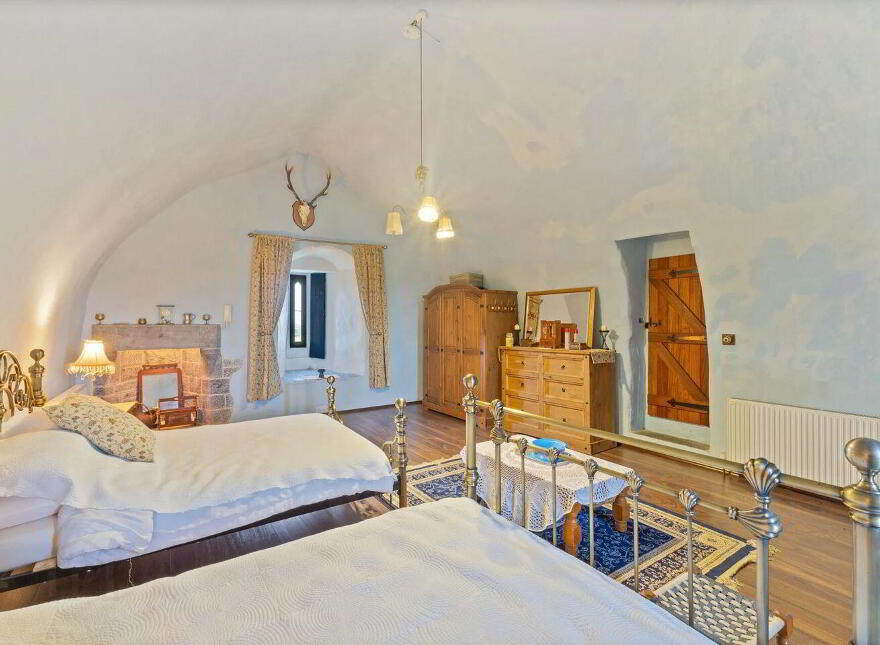 Ballytarsna Castle, Ballytarsna, Horse And Jockey, E25TX39