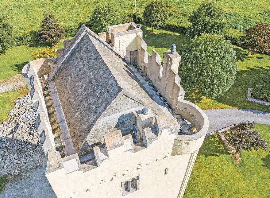 Ballytarsna Castle, Ballytarsna, Horse And Jockey, E25TX39