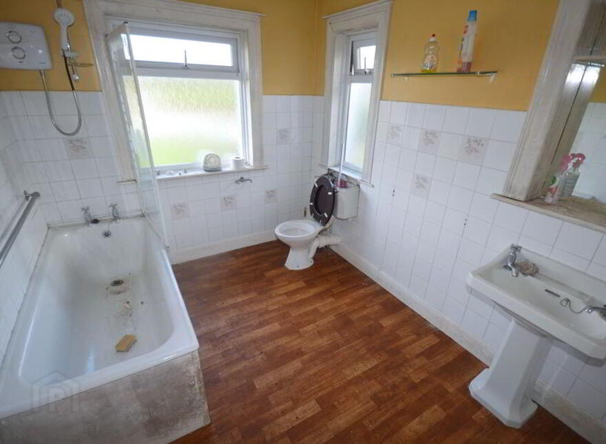 Donegal Street, Ballybofey, F93RT18