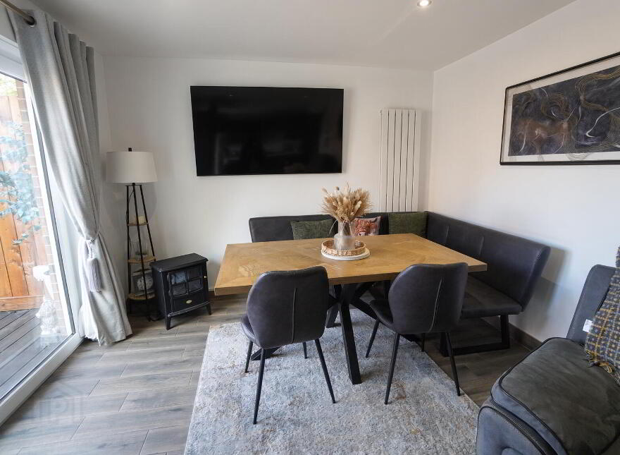 16 Hillview Avenue, Carrickfergus, BT38 8YP