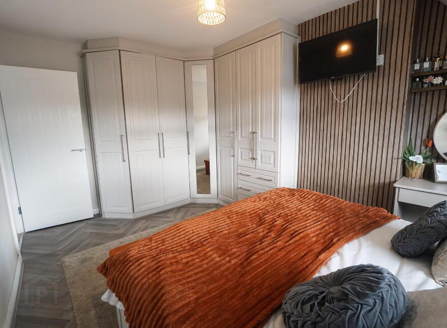 16 Hillview Avenue, Carrickfergus, BT38 8YP