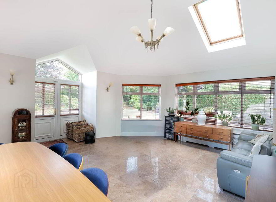 9 Church Crescent, Athy, R14HC96