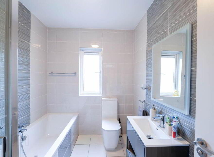 9 Church Crescent, Athy, R14HC96