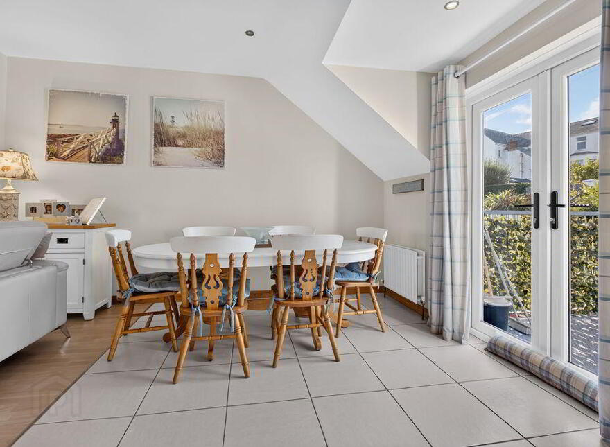 4 Ailsa Terrace, Portrush, BT56 8GE