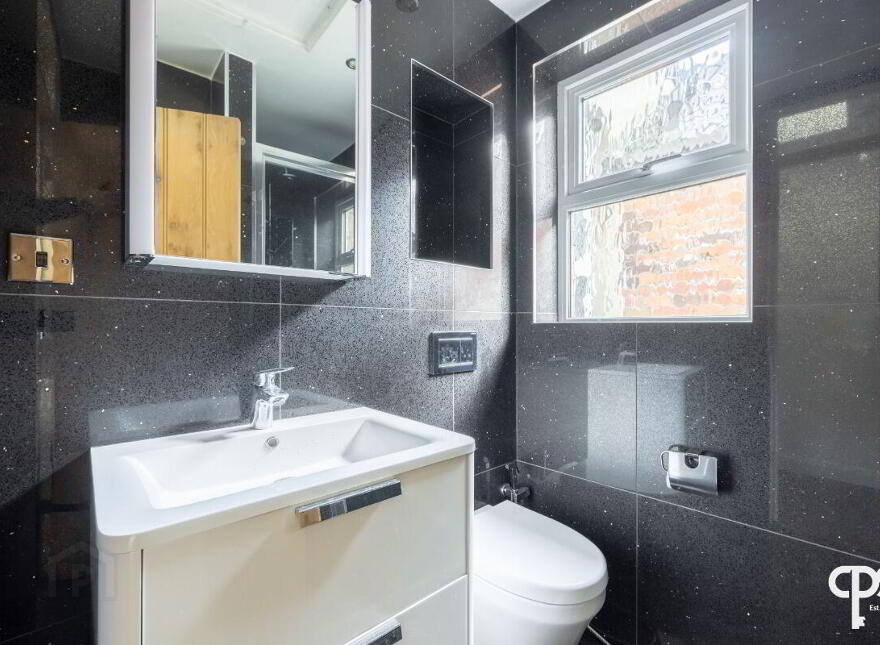 21 Malone Place, Belfast, BT12 5FD