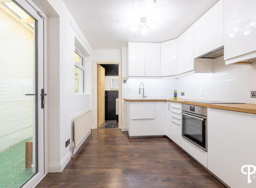 21 Malone Place, Belfast, BT12 5FD