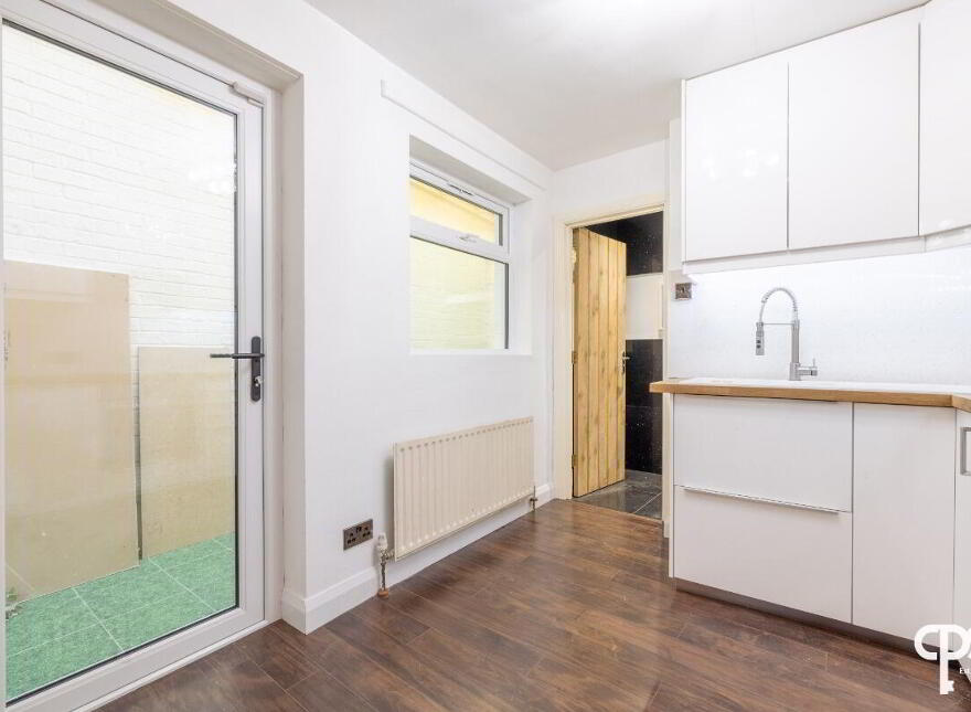 21 Malone Place, Belfast, BT12 5FD