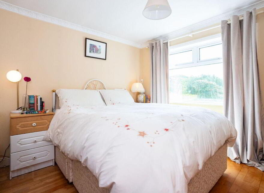Drombeg, Glandore, P81WY80