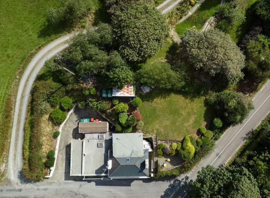 Drombeg, Glandore, P81WY80