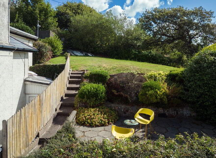 Drombeg, Glandore, P81WY80