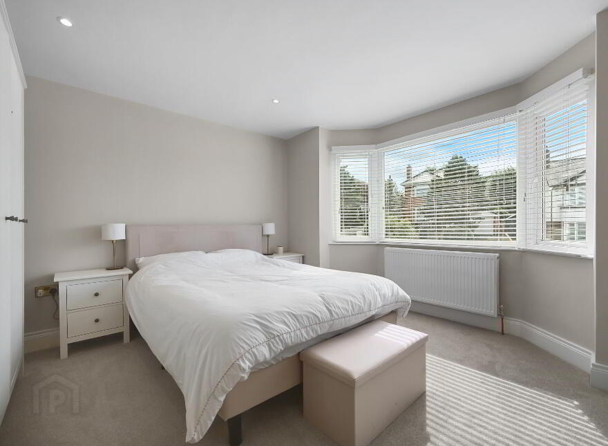 6 Kingsway Avenue, Belfast, BT5 7DN