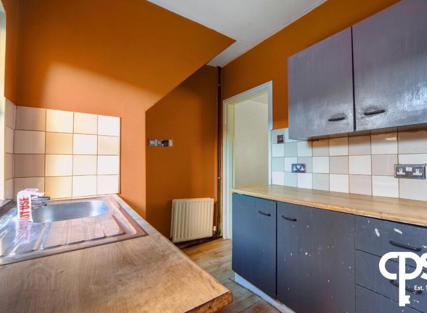 7 Institution Place, Belfast, BT12 4AE