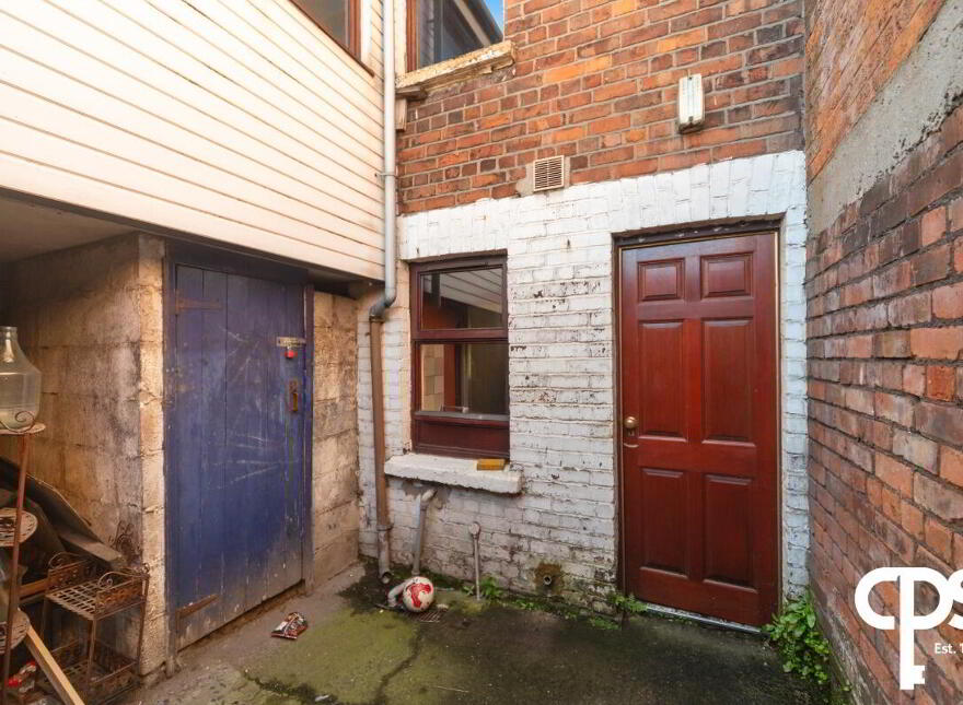 7 Institution Place, Belfast, BT12 4AE