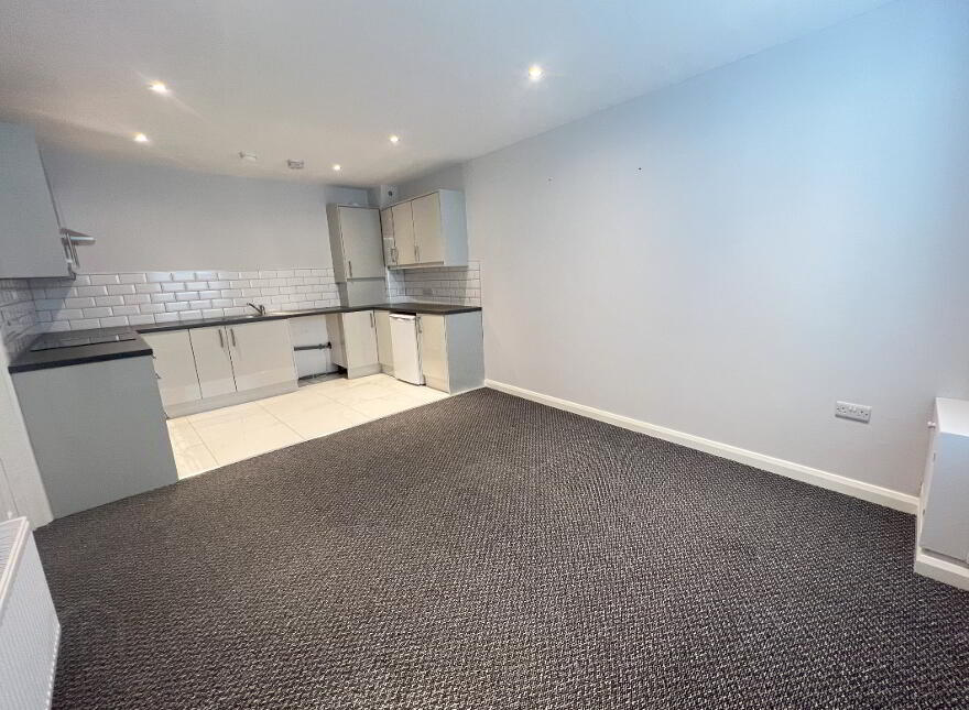 32 Bridge Street, Lisburn, BT28 1XY