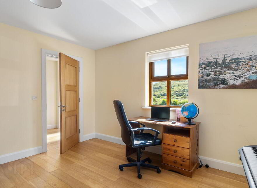 Westport Road, Clifden, H71V242