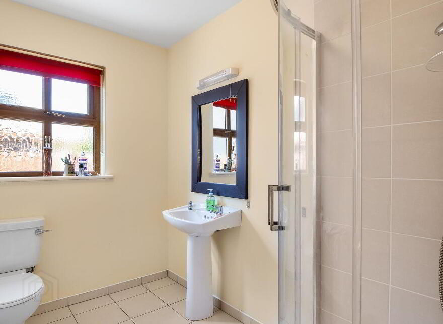 Westport Road, Clifden, H71V242