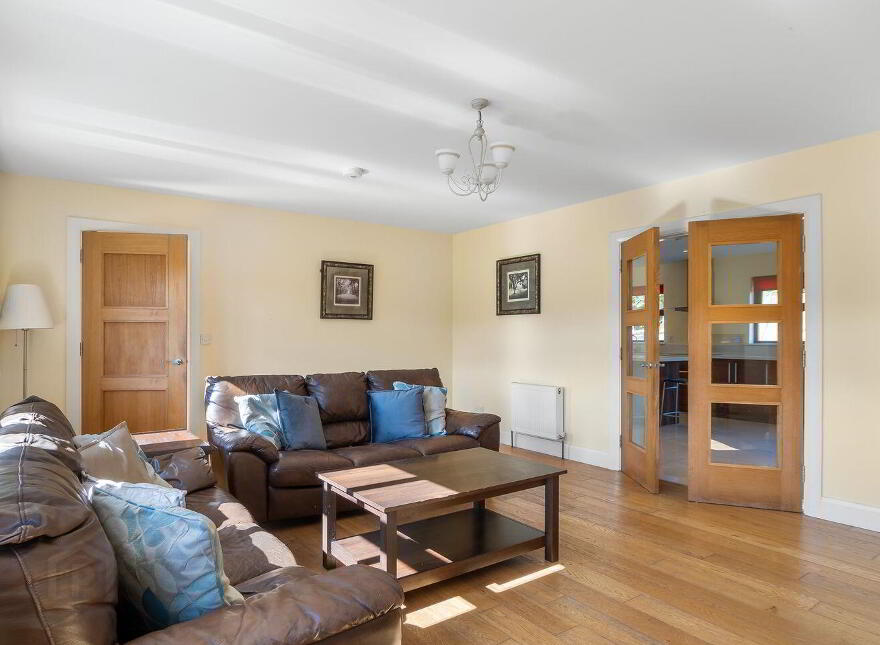 Westport Road, Clifden, H71V242