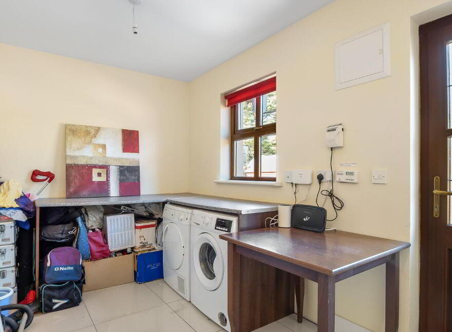 Westport Road, Clifden, H71V242
