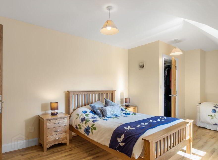 Westport Road, Clifden, H71V242