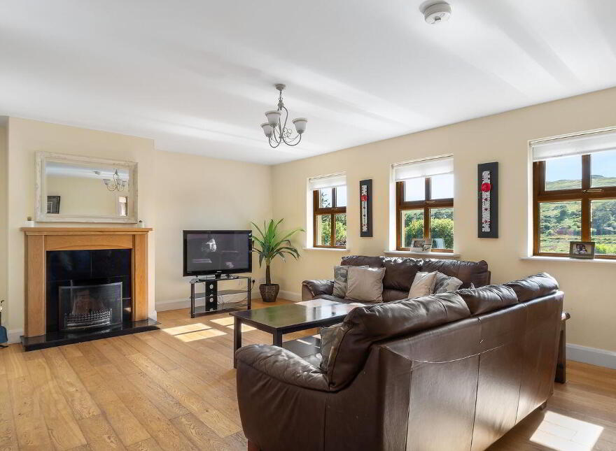 Westport Road, Clifden, H71V242