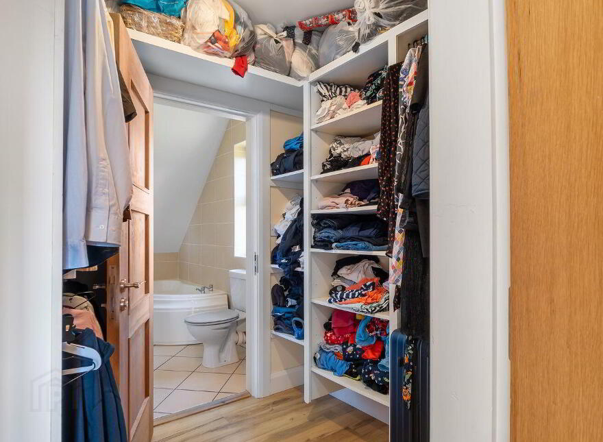 Westport Road, Clifden, H71V242