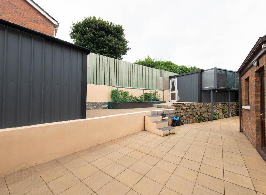 6 Rowan Court, Carnmoney, Newtownabbey, BT36 6YJ