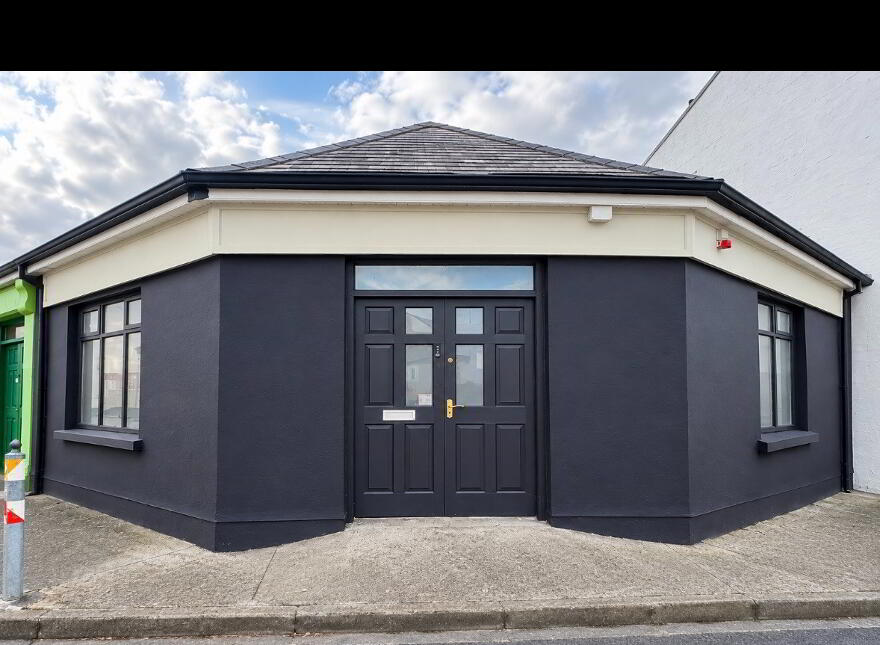 Cross Street, Carrickmacross, A81EK13