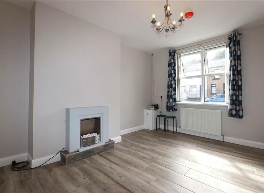 2 Garvey Terrace, Low Road, Lisburn, BT27 4TW
