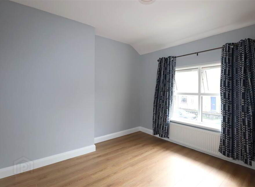 2 Garvey Terrace, Low Road, Lisburn, BT27 4TW