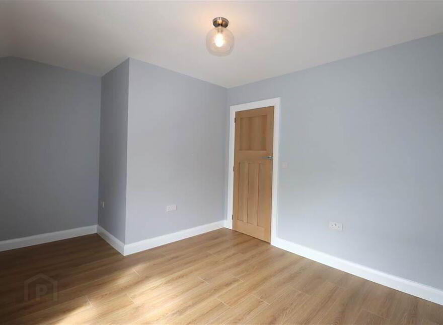 2 Garvey Terrace, Low Road, Lisburn, BT27 4TW
