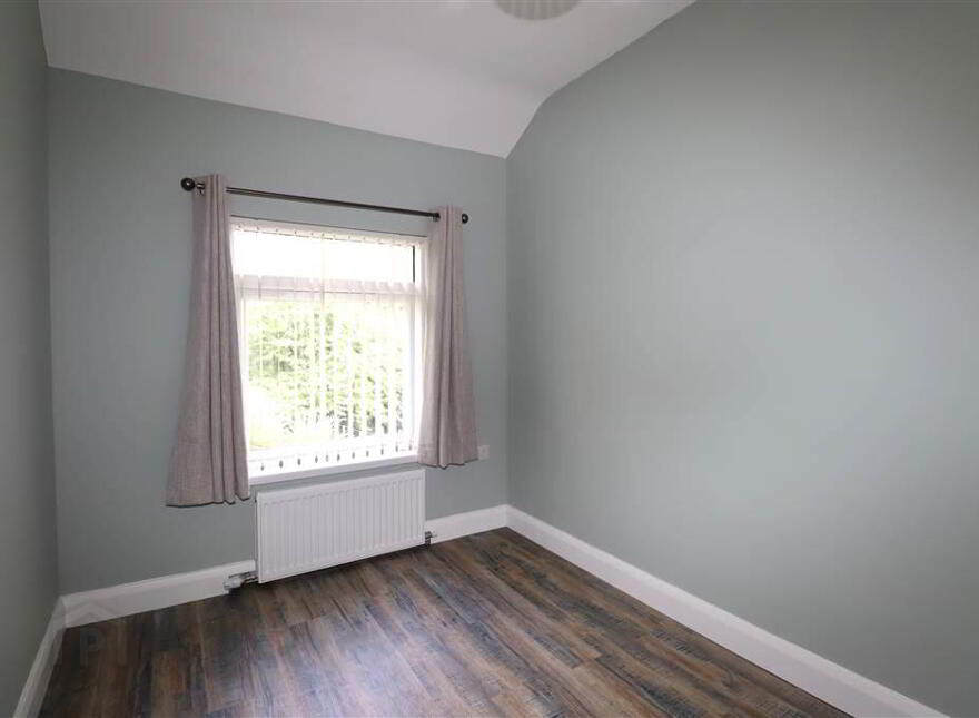 2 Garvey Terrace, Low Road, Lisburn, BT27 4TW