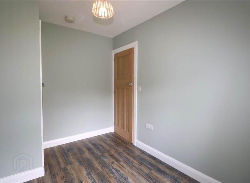 2 Garvey Terrace, Low Road, Lisburn, BT27 4TW