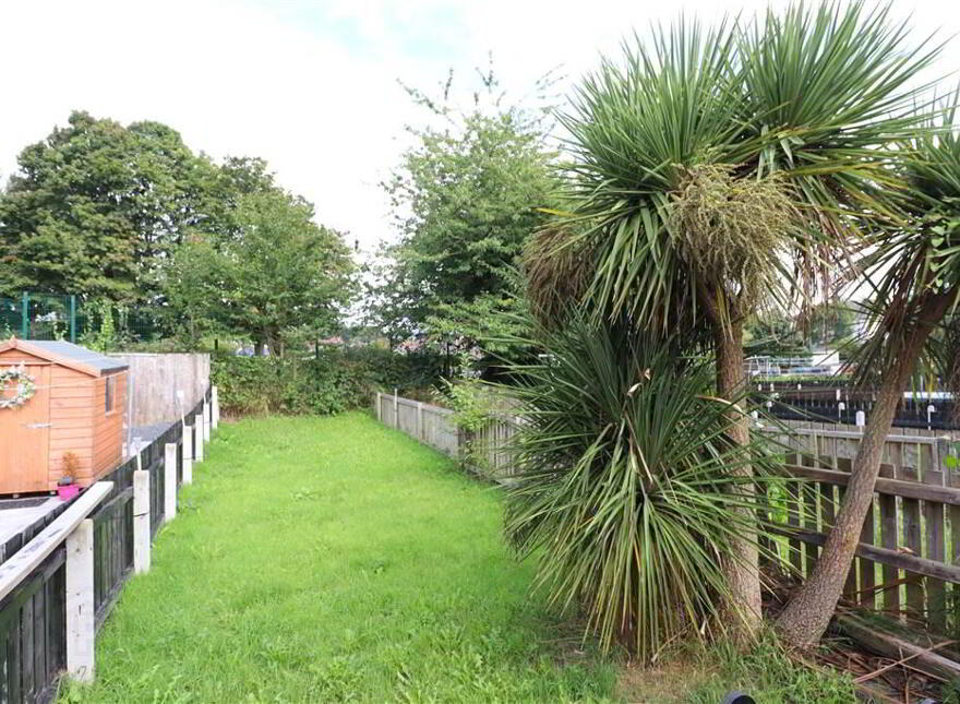 2 Garvey Terrace, Low Road, Lisburn, BT27 4TW