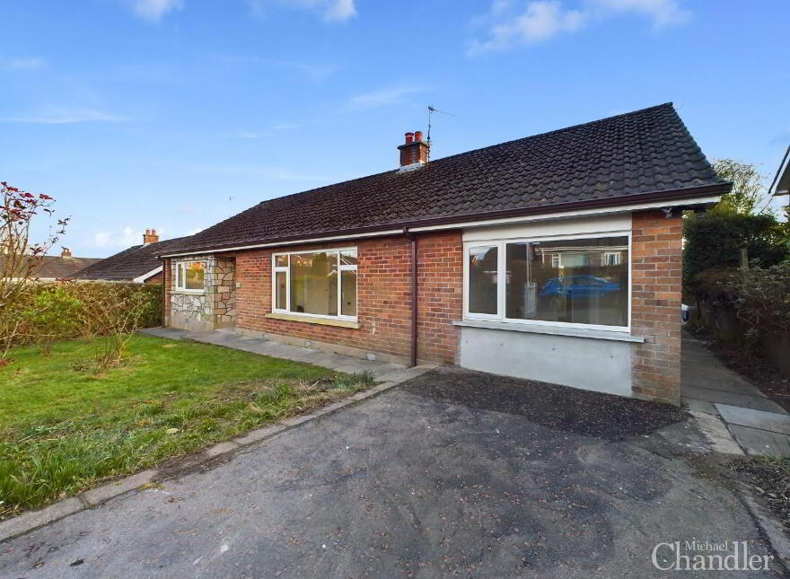 4 Queenside, Carryduff, Belfast, BT8 8NS