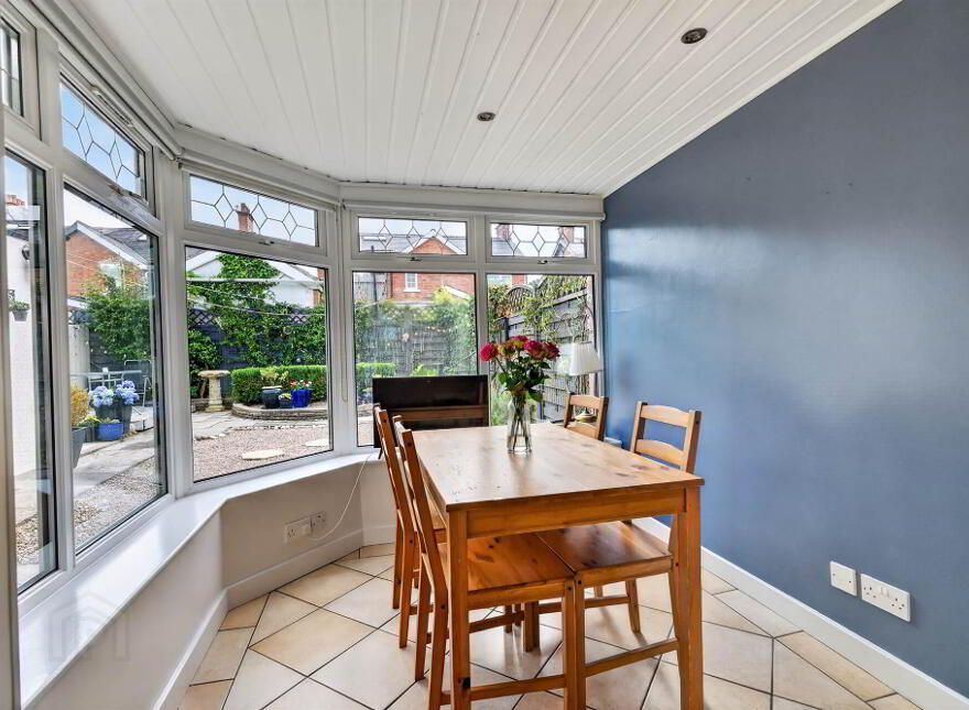 62 Ladas Drive, Belfast, BT6 9FT