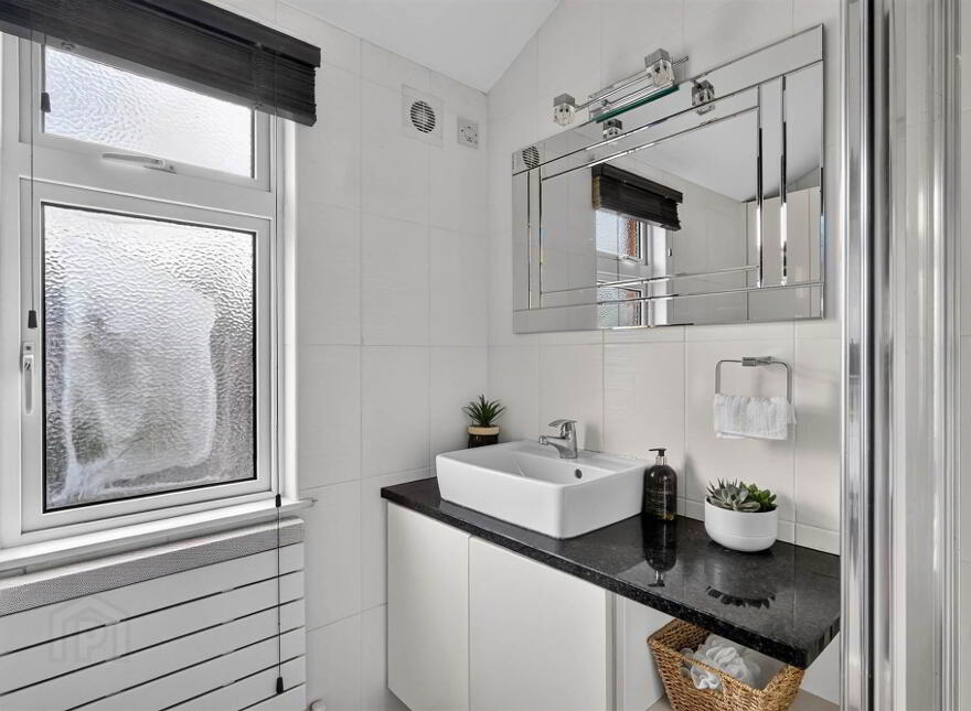62 Ladas Drive, Belfast, BT6 9FT