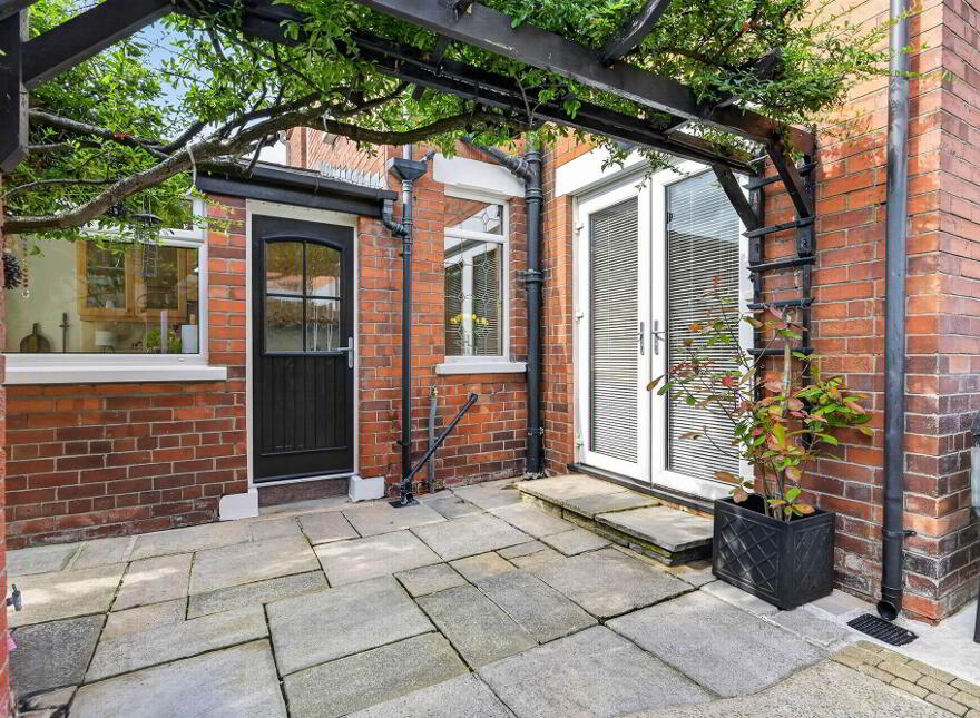 62 Ladas Drive, Belfast, BT6 9FT