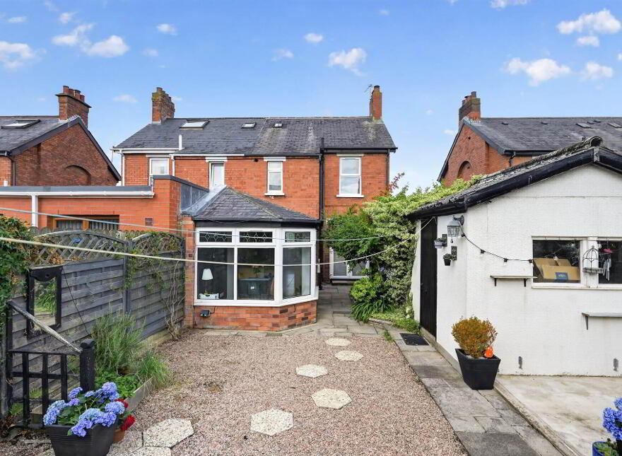 62 Ladas Drive, Belfast, BT6 9FT