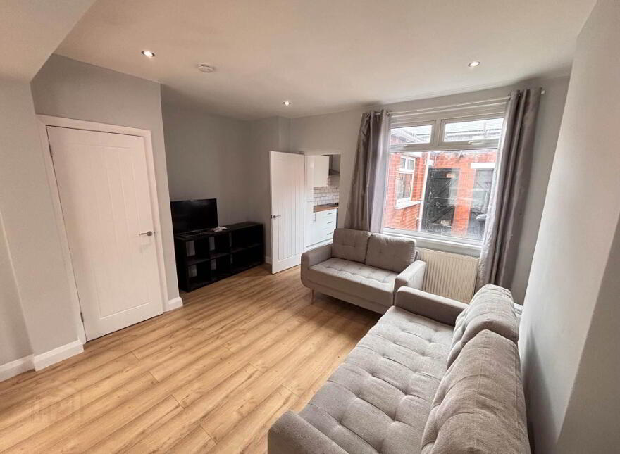 23 Kitchener Street, Belfast, BT12 6LE