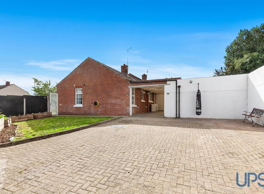 60 Colinmill, Dunmurry, Belfast, BT17 0AR