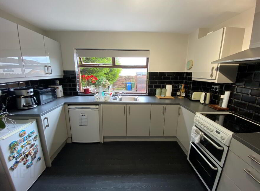 105 Meeting House Lane, Lisburn, BT27 5BY