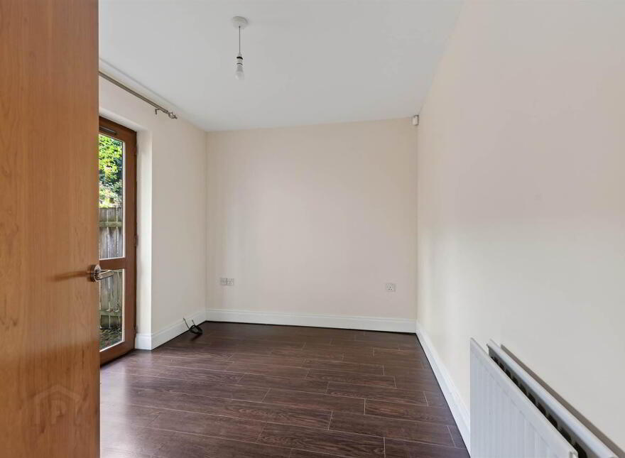 25 Annadale Square, Belfast, BT7 3LT