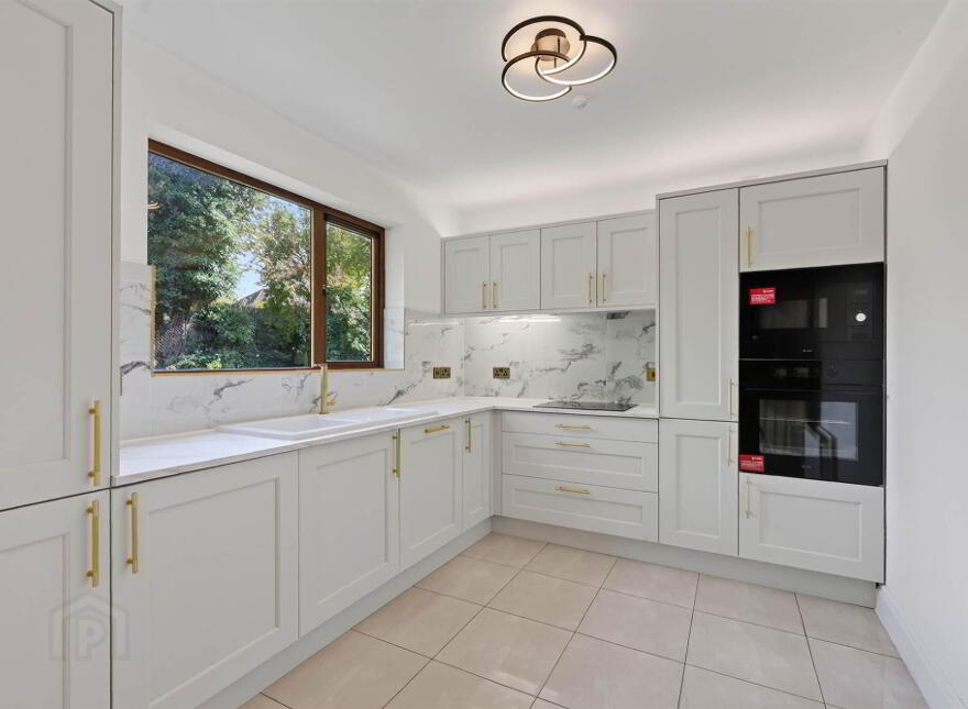 25 Annadale Square, Belfast, BT7 3LT