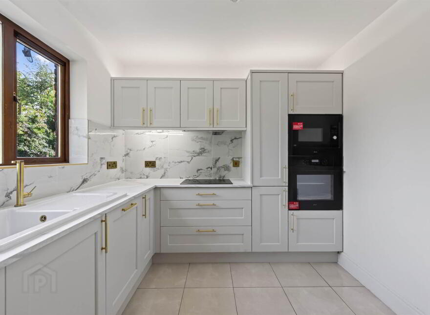 25 Annadale Square, Belfast, BT7 3LT