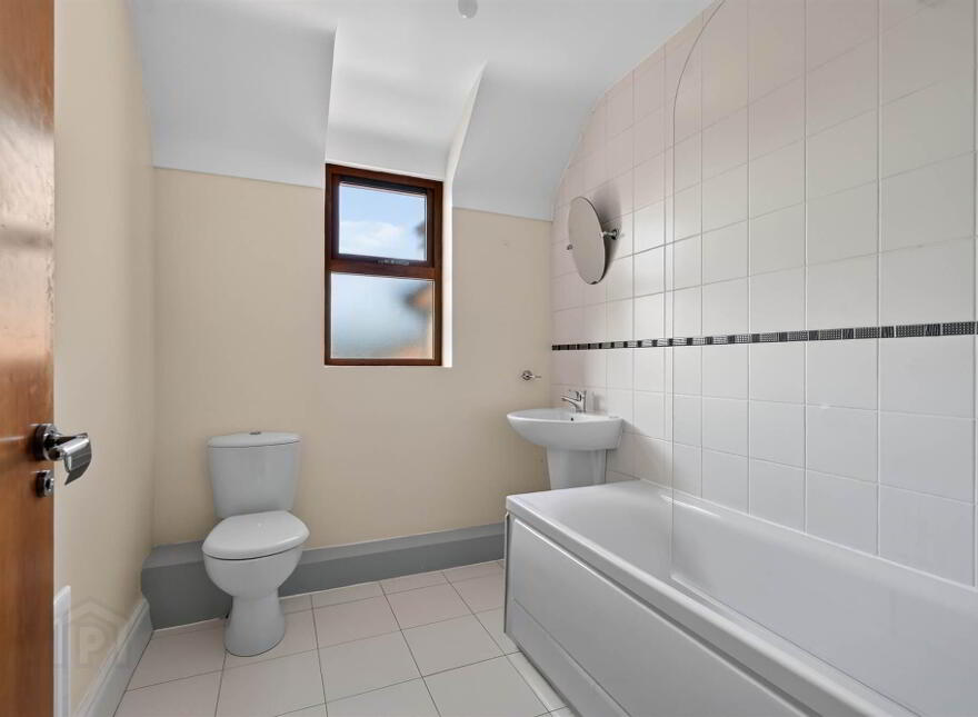 25 Annadale Square, Belfast, BT7 3LT