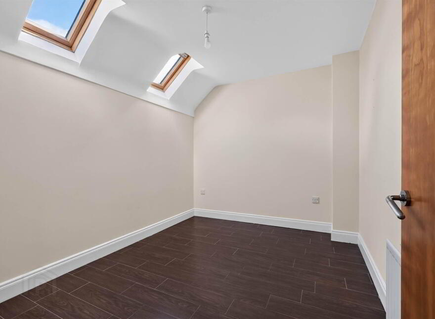 25 Annadale Square, Belfast, BT7 3LT