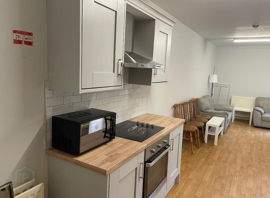102 Malone Ave, Belfast, BT9 6ES